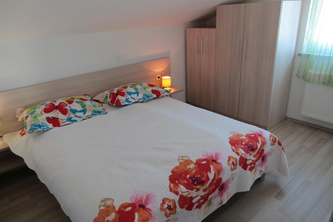 Apartment Morozin Krk Town Exterior photo